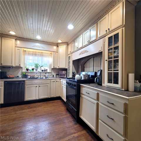 124 Park Avenue SW, Bolivar, OH 44612