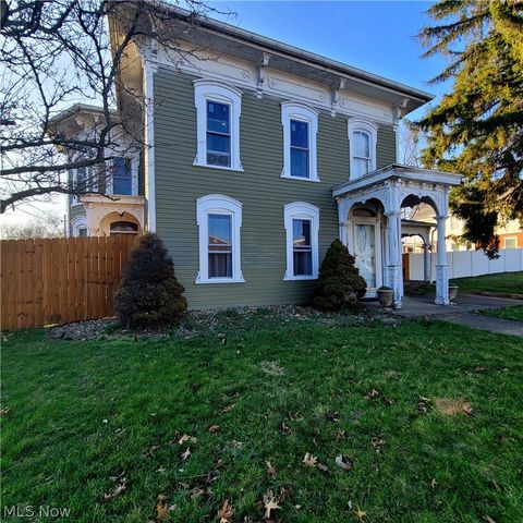 124 Park Avenue SW, Bolivar, OH 44612