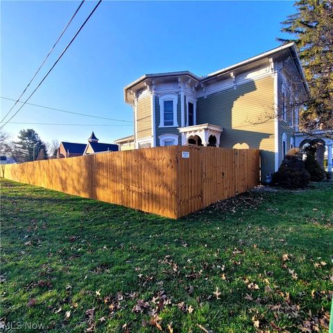 124 Park Avenue SW, Bolivar, OH 44612