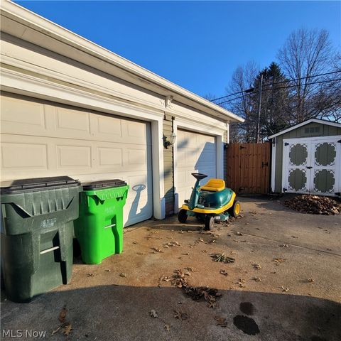 124 Park Avenue SW, Bolivar, OH 44612