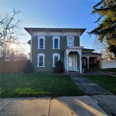 124 Park Avenue SW, Bolivar, OH 44612