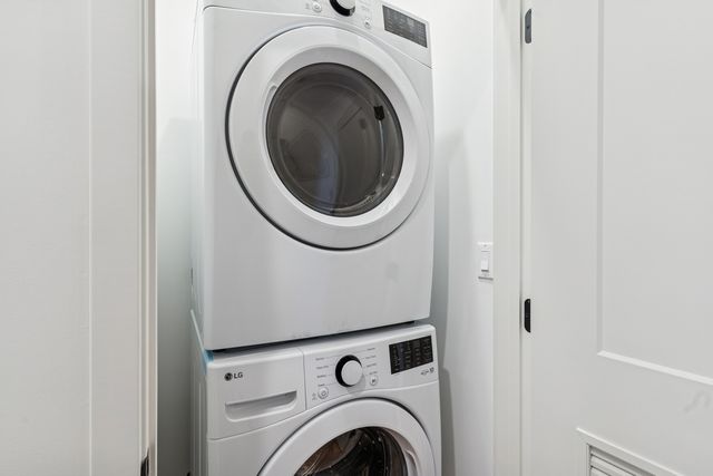 4206 S Calumet Avenue, Chicago, IL 60653