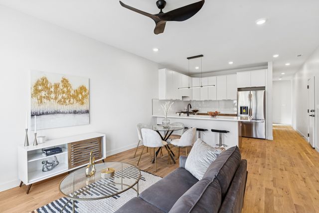 4206 S Calumet Avenue, Chicago, IL 60653