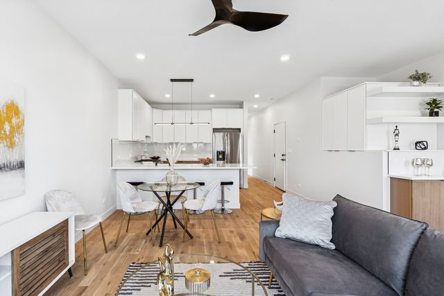 4206 S Calumet Avenue, Chicago, IL 60653