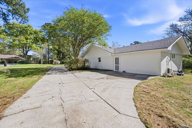 610 Seyburn Ct, Baton Rouge, LA 70808