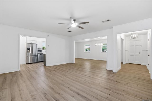 610 Seyburn Ct, Baton Rouge, LA 70808