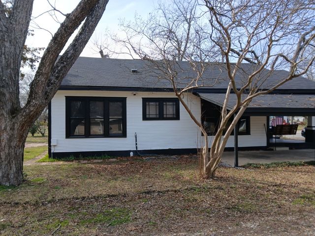 403 Monroe Street, Deport, TX 75435