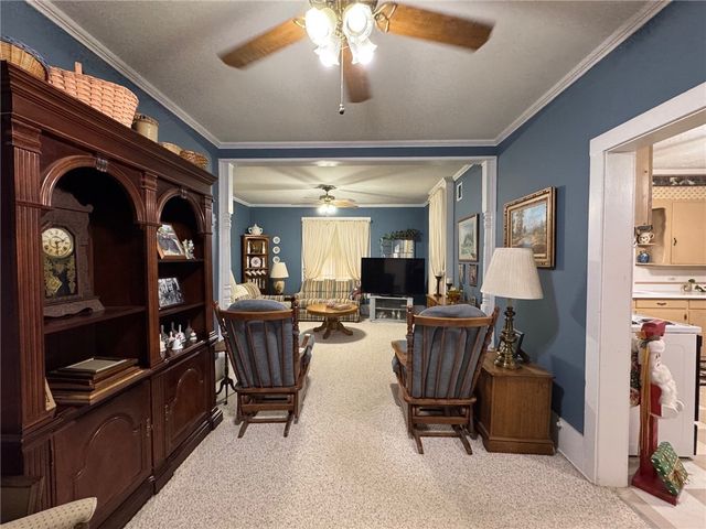 102 South Pine Street, Calvert, TX 77837