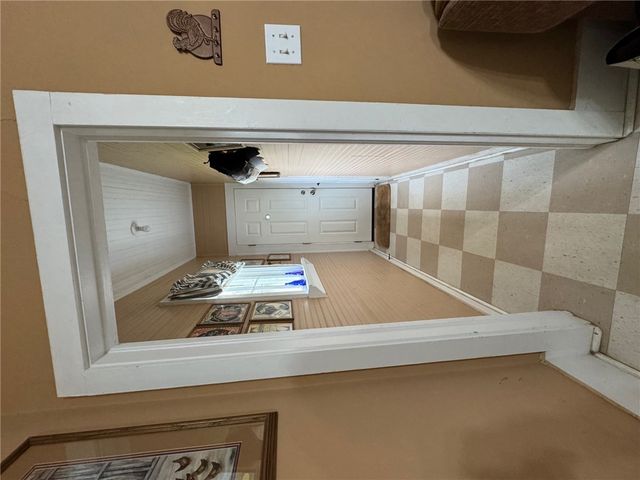 102 South Pine Street, Calvert, TX 77837