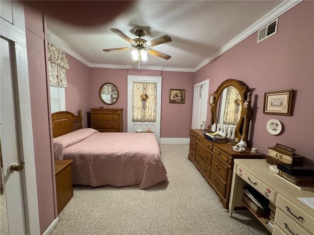 102 South Pine Street, Calvert, TX 77837