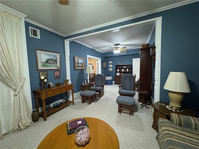 102 South Pine Street, Calvert, TX 77837