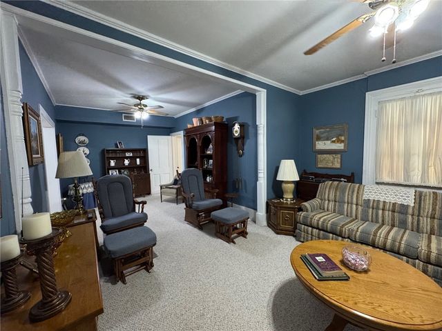 102 South Pine Street, Calvert, TX 77837