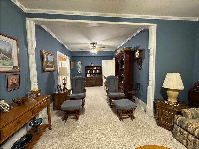 102 South Pine Street, Calvert, TX 77837