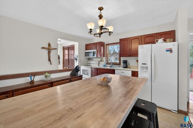 3019 N Presentation Ct Court, Sioux Falls, SD 57104