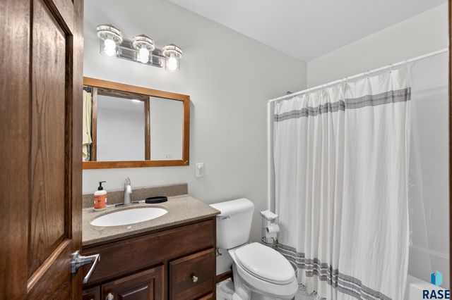 3019 N Presentation Ct Court, Sioux Falls, SD 57104