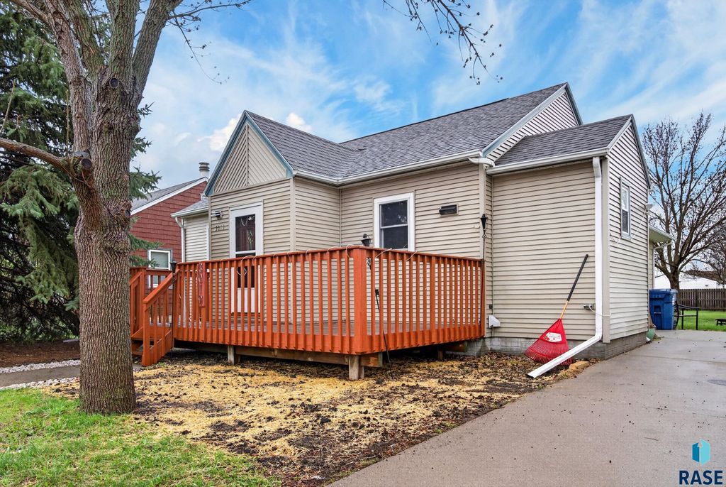 3019 N Presentation Ct Court, Sioux Falls, SD 57104