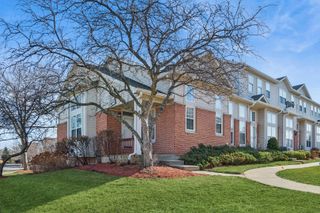 651 W Georgian Court, Addison, IL 60101