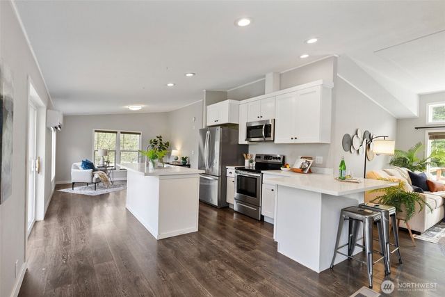 790 W Honeysuckle Lane, Shelton, WA 98584