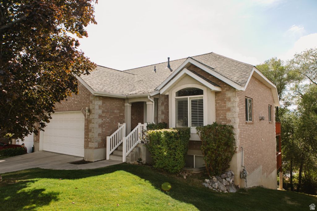 104 S RIDGEVIEW DR, Orem, UT 84058