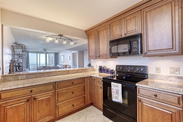 3370 OCEAN SHORE BOULEVARD 3060, Ormond Beach, FL 32176