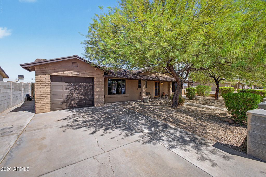 7200 W NORTH Lane, Peoria, AZ 85345 — photo 5