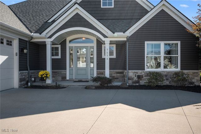7571 Silverleaf Court, Sagamore Hills, OH 44067