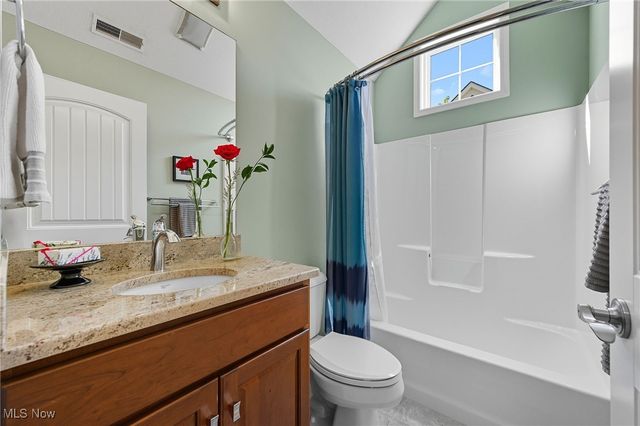 7571 Silverleaf Court, Sagamore Hills, OH 44067