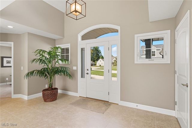 7571 Silverleaf Court, Sagamore Hills, OH 44067