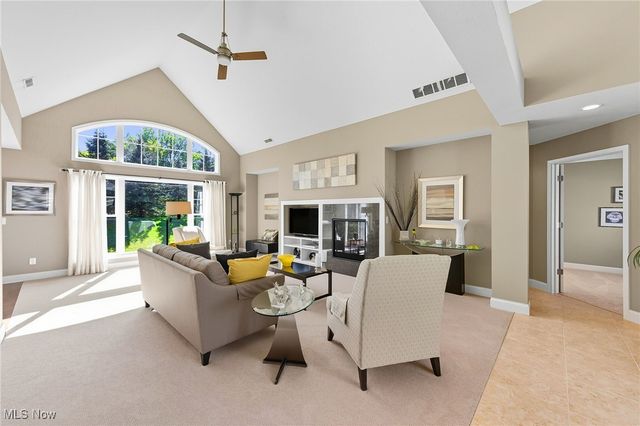 7571 Silverleaf Court, Sagamore Hills, OH 44067