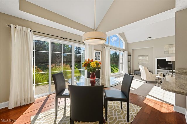 7571 Silverleaf Court, Sagamore Hills, OH 44067