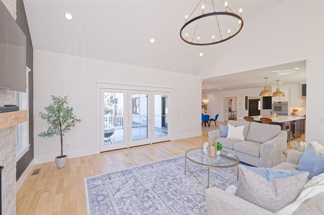 4 Dairy Farm Ln, Southborough, MA 01772
