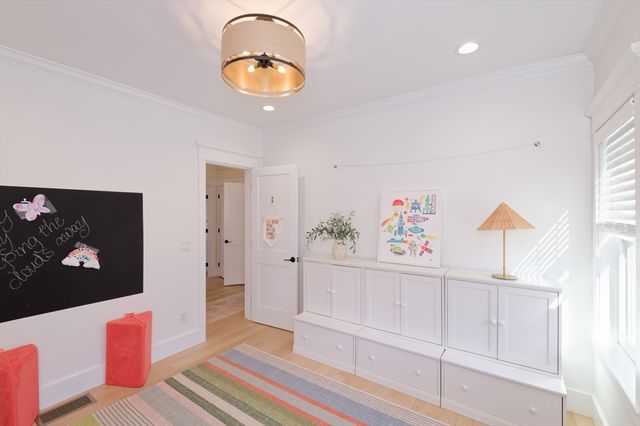4 Dairy Farm Ln, Southborough, MA 01772
