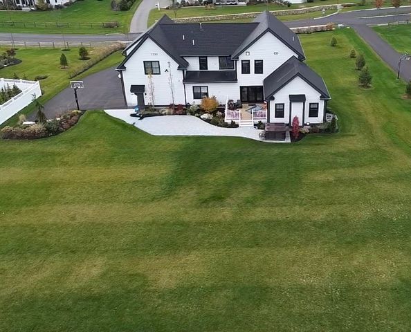 4 Dairy Farm Ln, Southborough, MA 01772