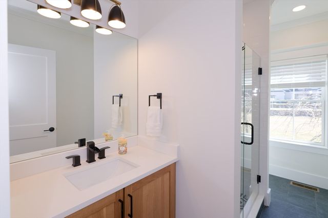 4 Dairy Farm Ln, Southborough, MA 01772