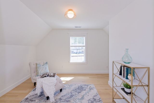 4 Dairy Farm Ln, Southborough, MA 01772