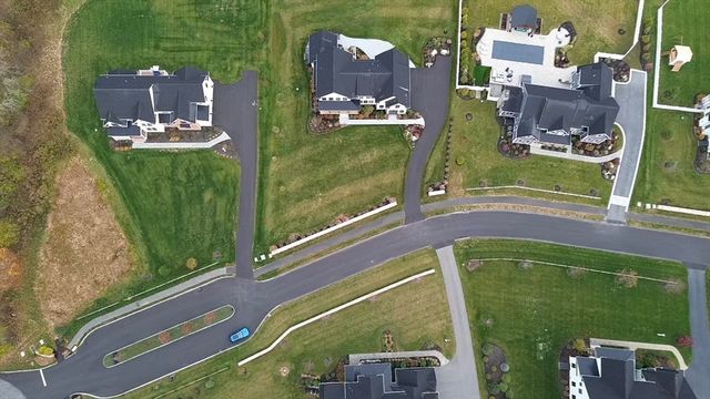 4 Dairy Farm Ln, Southborough, MA 01772