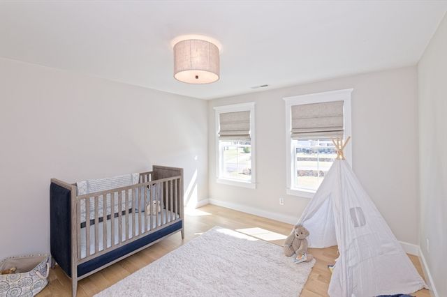 4 Dairy Farm Ln, Southborough, MA 01772