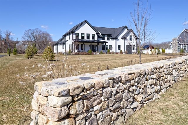 4 Dairy Farm Ln, Southborough, MA 01772