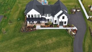 4 Dairy Farm Ln, Southborough, MA 01772