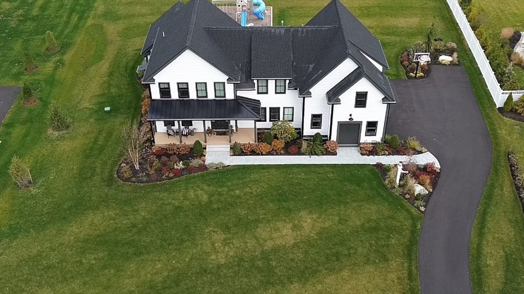 4 Dairy Farm Ln, Southborough, MA 01772