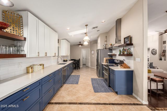 1706 E WALTANN Lane, Phoenix, AZ 85022