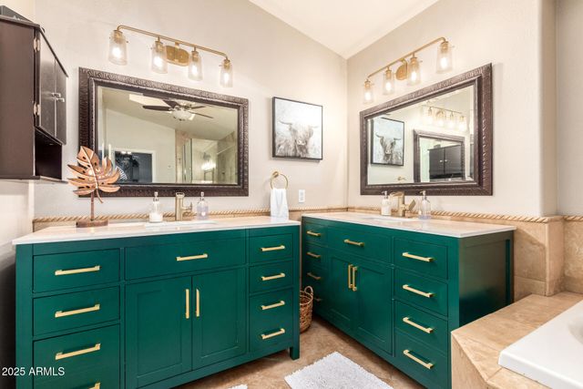 1706 E WALTANN Lane, Phoenix, AZ 85022