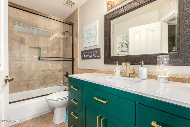 1706 E WALTANN Lane, Phoenix, AZ 85022