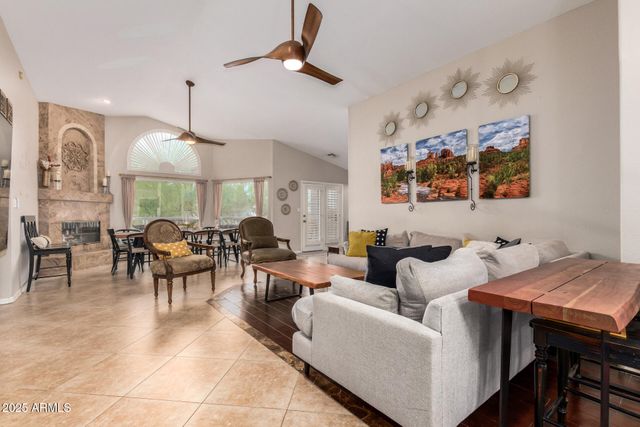 1706 E WALTANN Lane, Phoenix, AZ 85022