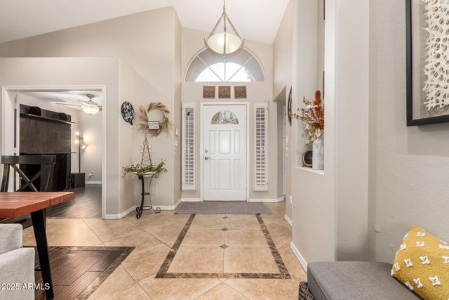 1706 E WALTANN Lane, Phoenix, AZ 85022