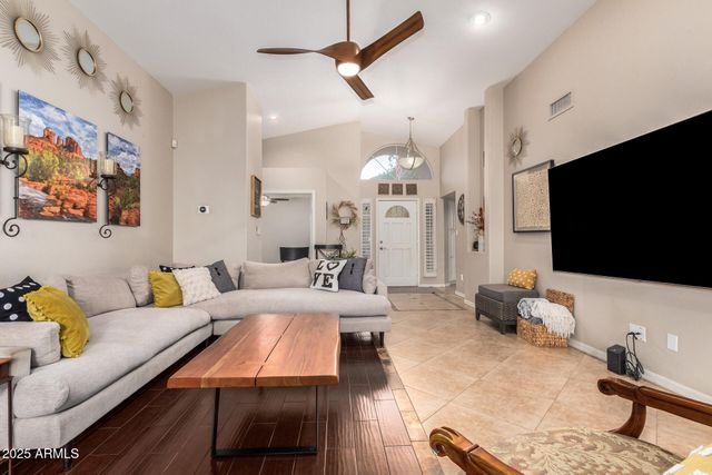 1706 E WALTANN Lane, Phoenix, AZ 85022