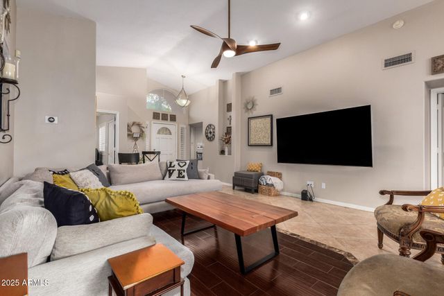 1706 E WALTANN Lane, Phoenix, AZ 85022