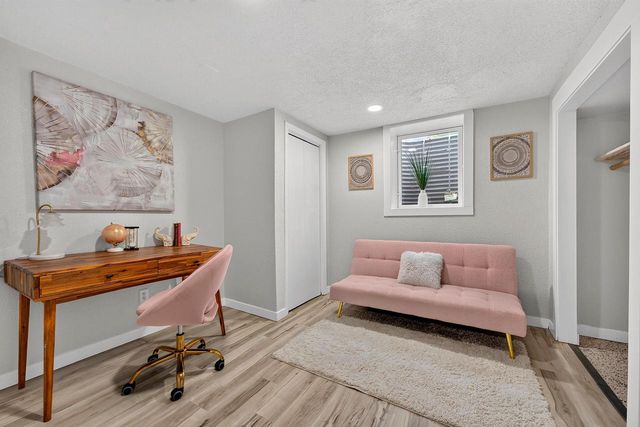 10529 W Caldwell AVENUE, Milwaukee, WI 53225