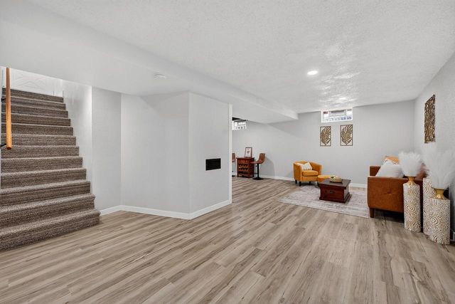 10529 W Caldwell AVENUE, Milwaukee, WI 53225