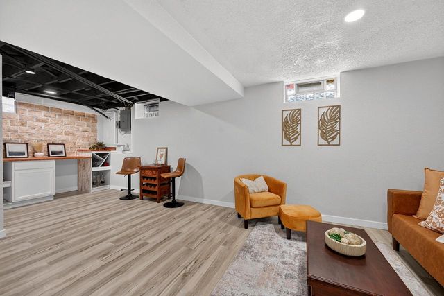 10529 W Caldwell AVENUE, Milwaukee, WI 53225